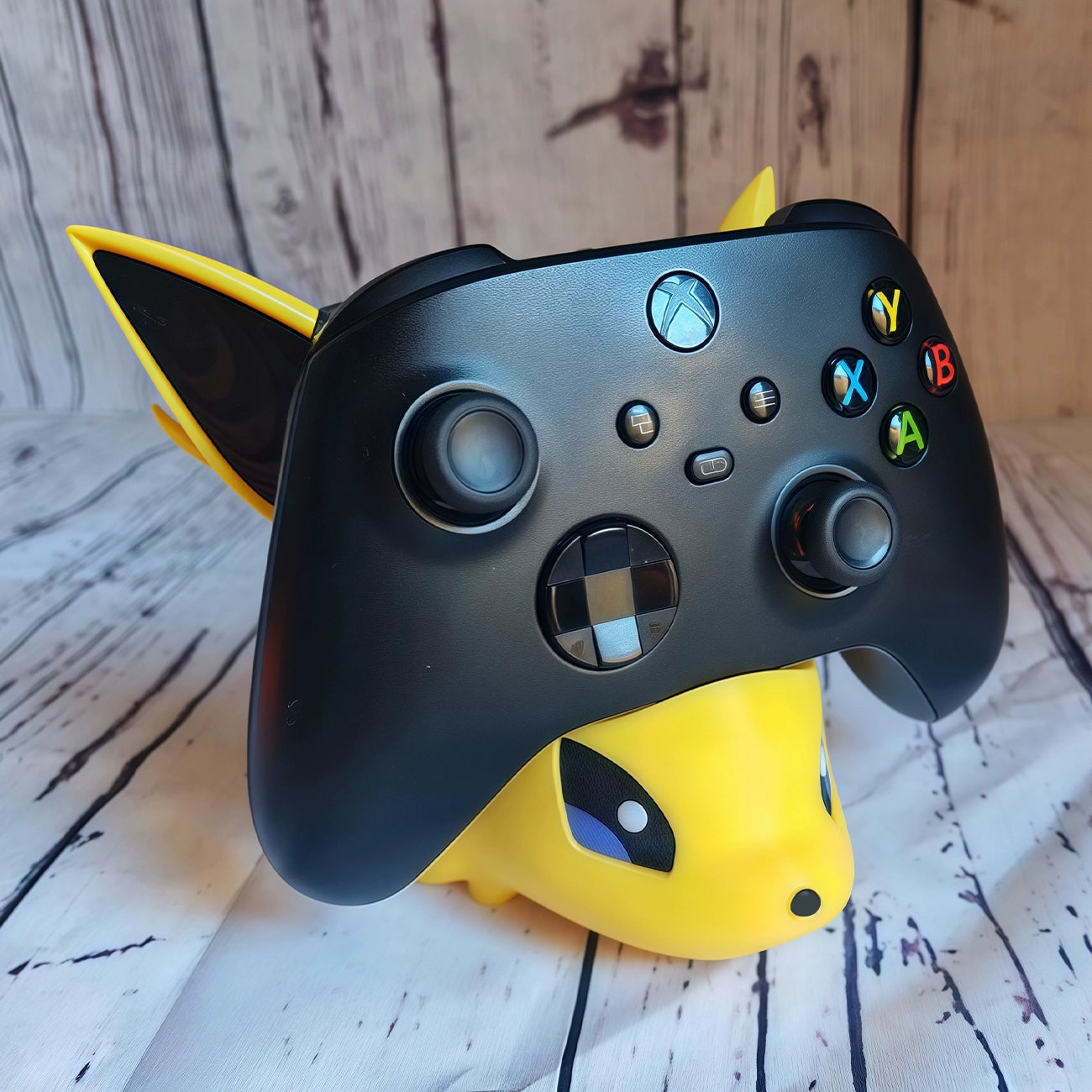 Jolteon - Pokemon Universal Controller Stand