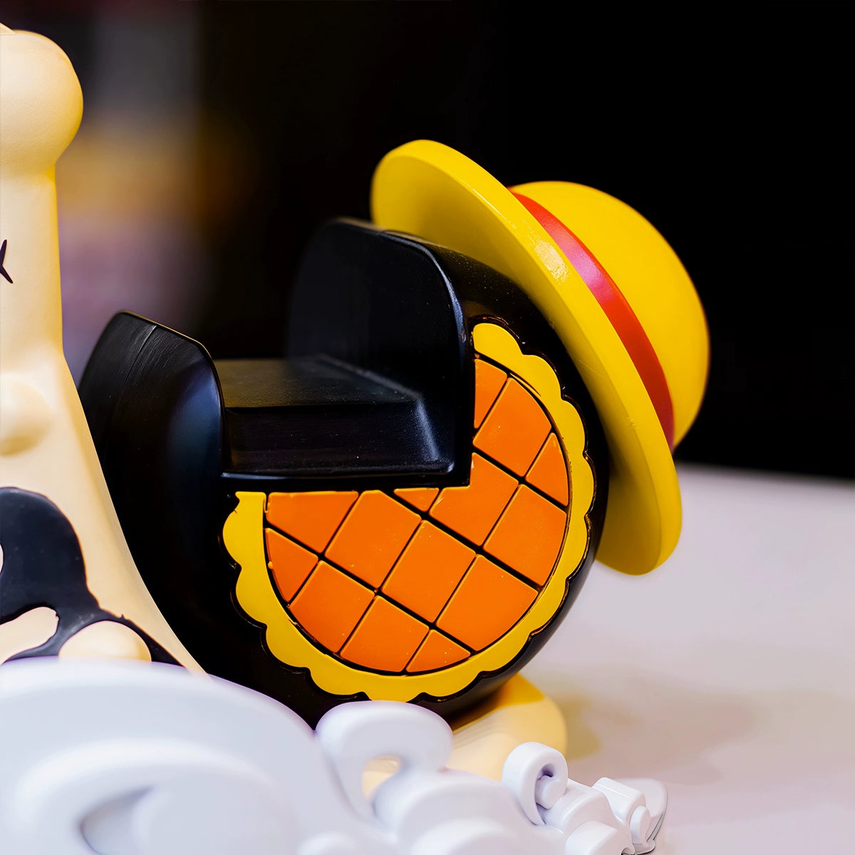 Gear 4 Luffy Transponder Snail - One Piece Universal Controller Stand